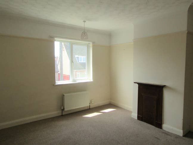 Spacious 2 Bed Terraced House in Churchfield - PE4 Main Photo
