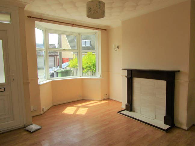 Spacious 2 Bed Terraced House in Churchfield - PE4 Main Photo