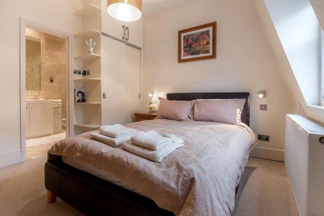 2 Refurbished Rooms - Gorgeous Victorian Road Main Photo