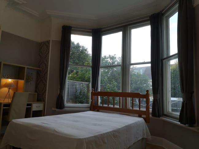 ✨ Elegant Furnished Double Rooms in Henleaze – BS9 Main Photo