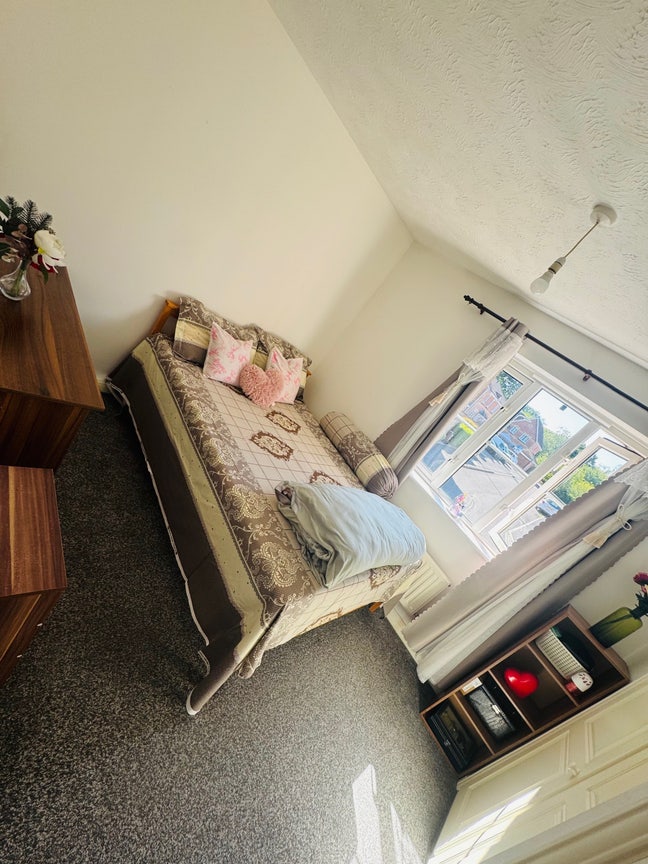 Lovely Furnished Room Available – Whiteley Main Photo