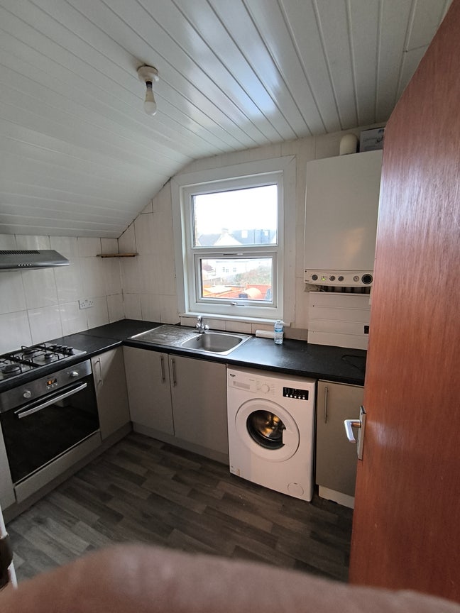 One Bedroom flat 5 mins from hospital  Main Photo