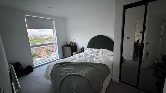 Spacious En-Suite Double Room with City views  Main Photo