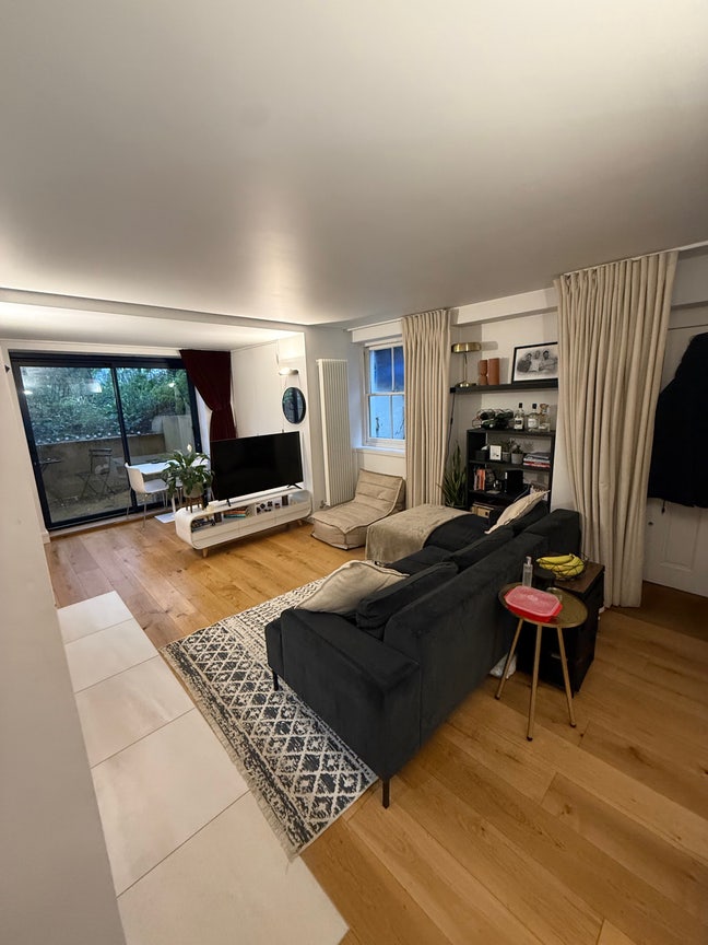 Beautiful 2bed in Clapham Common Main Photo