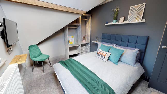 1 Large Studio Room Available in L13 Area! Main Photo