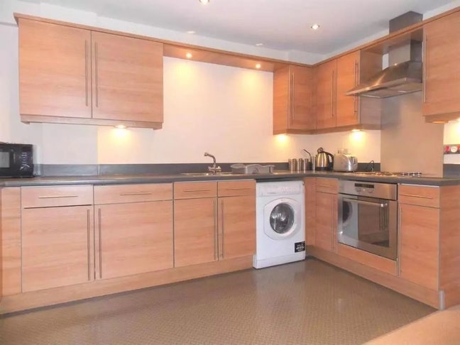 2 Double Bedrooms in Spacious Apartment Main Photo