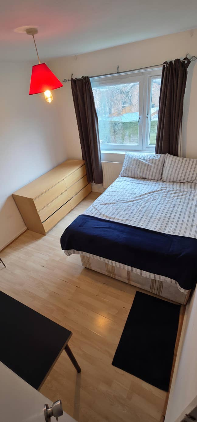 Aldgate/Stepney Green 💚 Large Double Available Main Photo