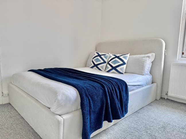 Single Room NW10 8RE Main Photo