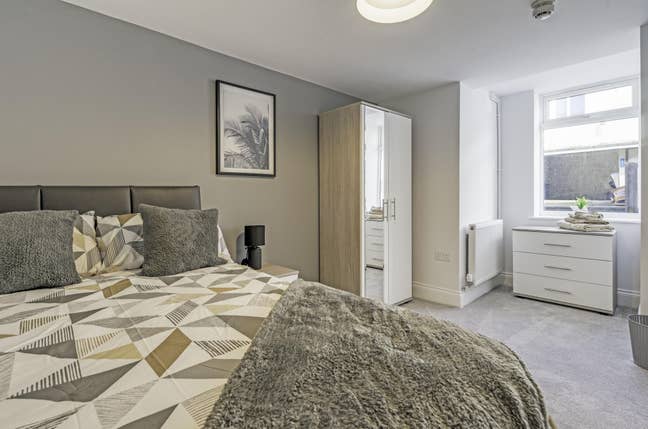 Ensuite Room to Let in Maidstone HMO Main Photo