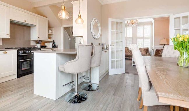 Fantastic 5 Bedroom House in Ilford Main Photo