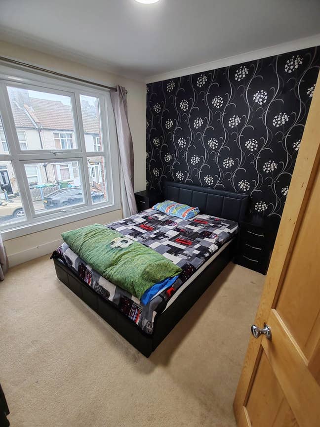 Let's double bed room Main Photo