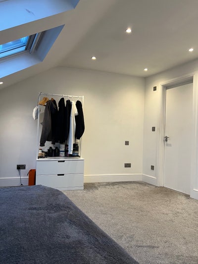 Quiet Double Room for Working Professional Main Photo