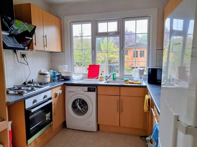 Single furnished room in Golders Green  Main Photo