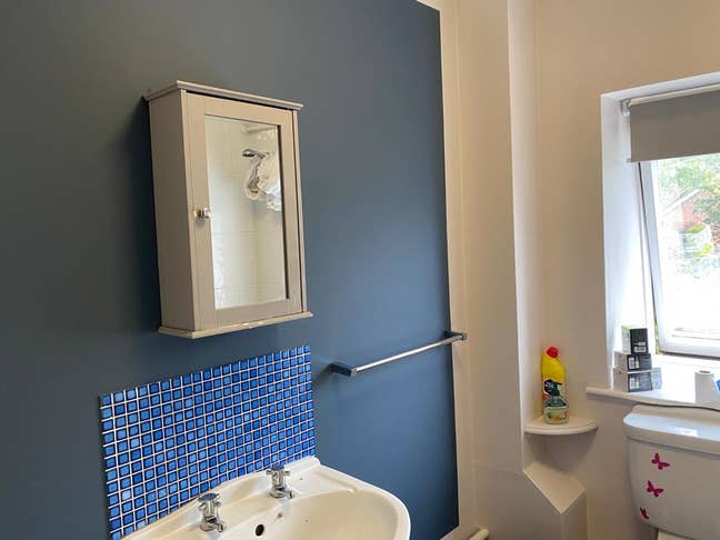 Extra Large Bedsit-Style Room in Friendly House Main Photo