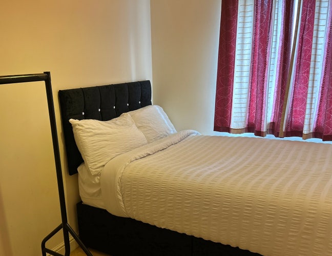 Double Room In Shared House Near Newmarket Main Photo
