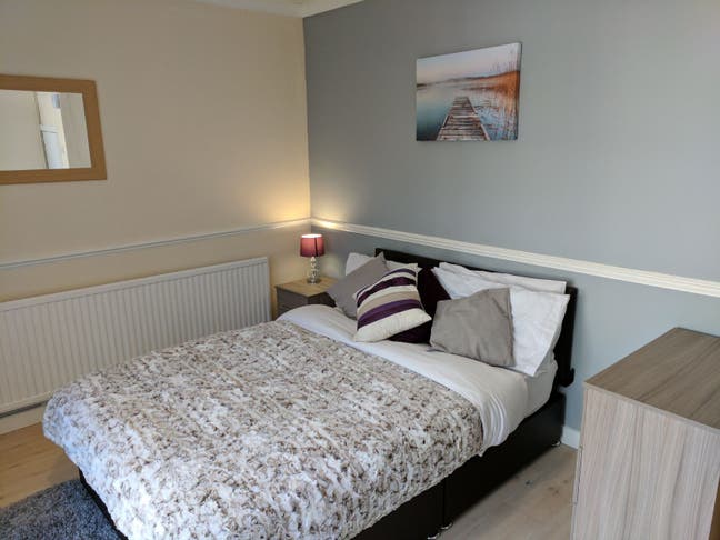 HUGE ROOM!  🔥 Main Photo