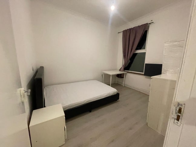 Cheap Furnished Flat-All Bills Included  Main Photo