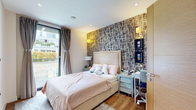 Luxury 3 Bedroom Apartment in Aldgate East  Main Photo