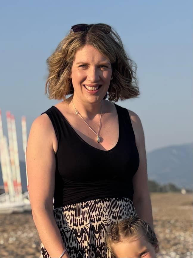 Professional seeks Zone 1 / 2 Room -1–2 Nights pw Main Photo