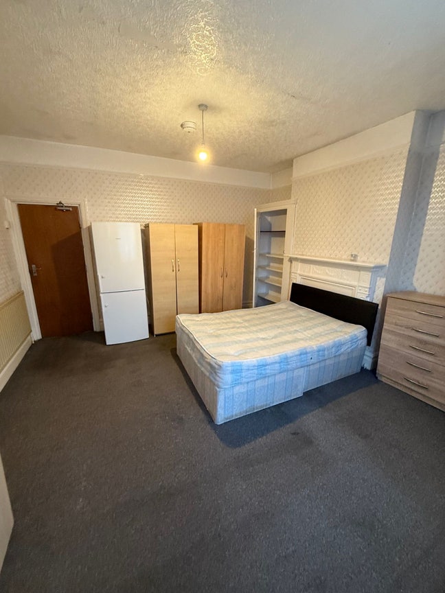 Double room  to  rent   In Barking  Main Photo