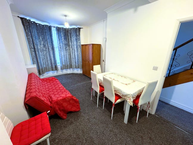 3 Bed House Seven Kings/Goodmayes &pound;2195 Pcm Main Photo