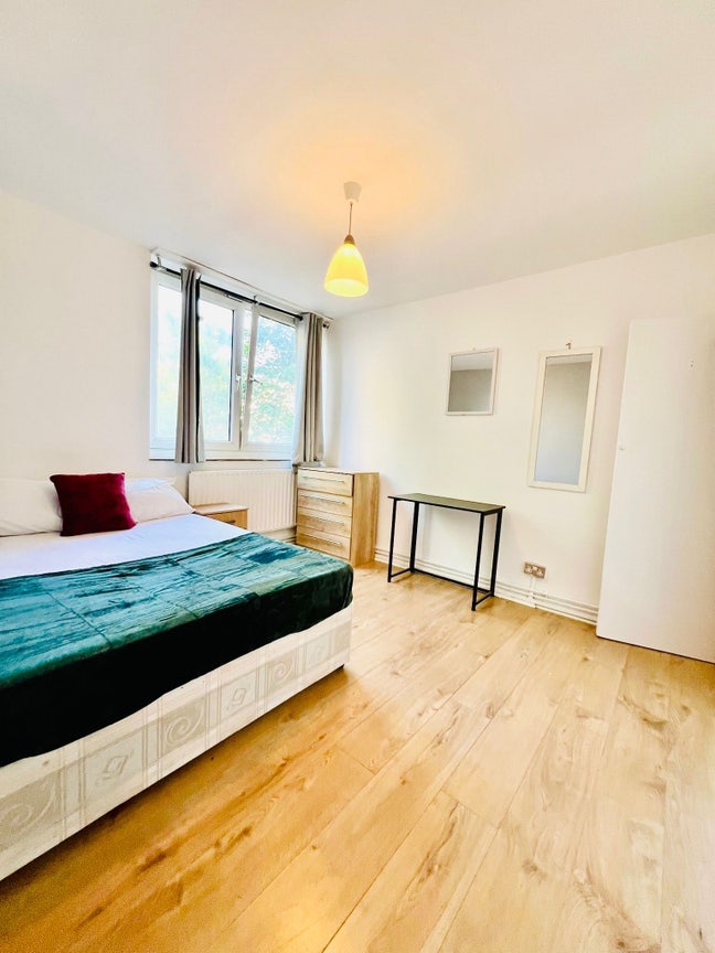 Bright Double room available in Putney 🍀 Main Photo