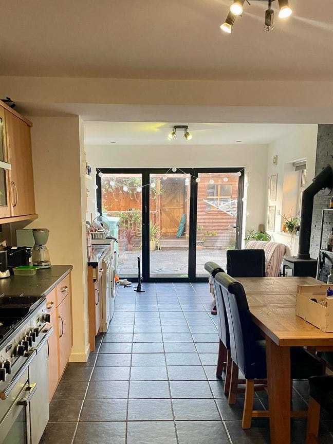 Room to rent in Canton Main Photo