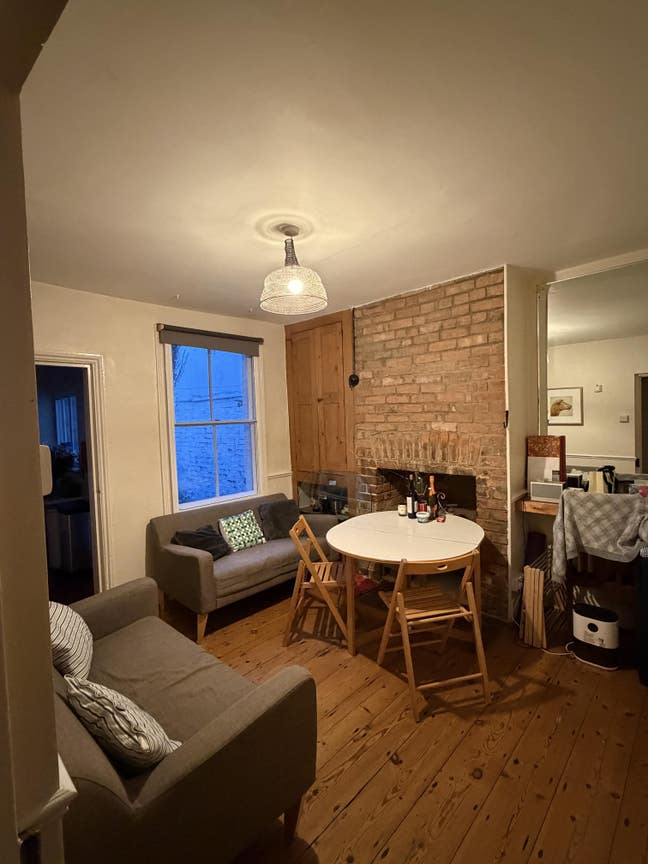 Lovely room in a 3-bedroom house in Cowley Main Photo