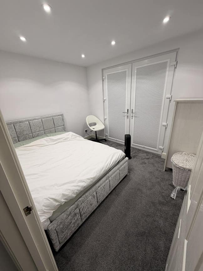 Room in a Shared House Main Photo