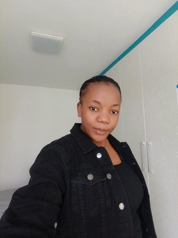 2 to 3 rooms sought by 3 friends Main Photo