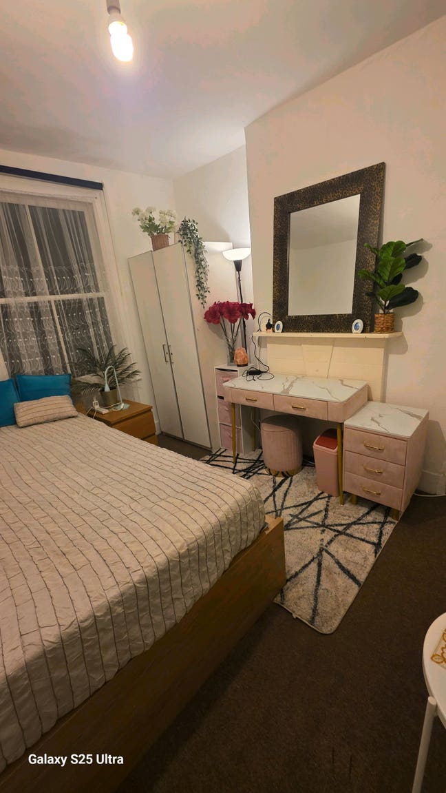   Double Room 5 Min from Hammersmith Station  Main Photo