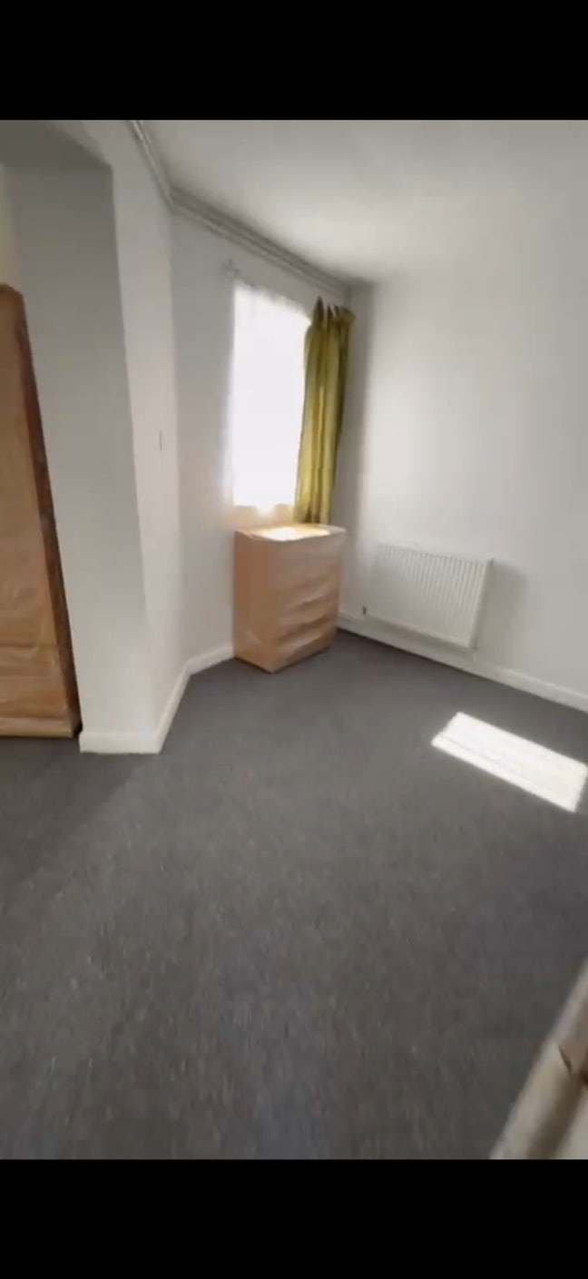 2 bedroom flat Main Photo