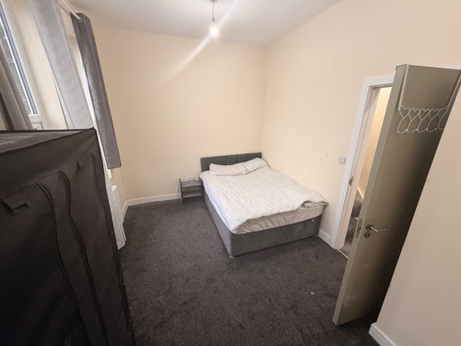 Large Double rooms available - Newly refurbished 🏠 Main Photo