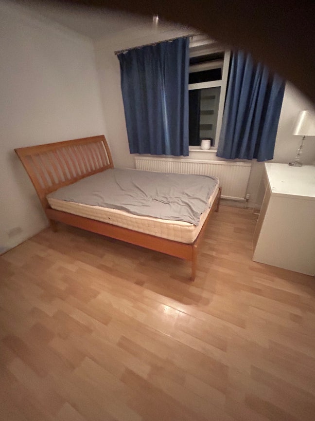 Double room in lovely house in Chesham  Main Photo