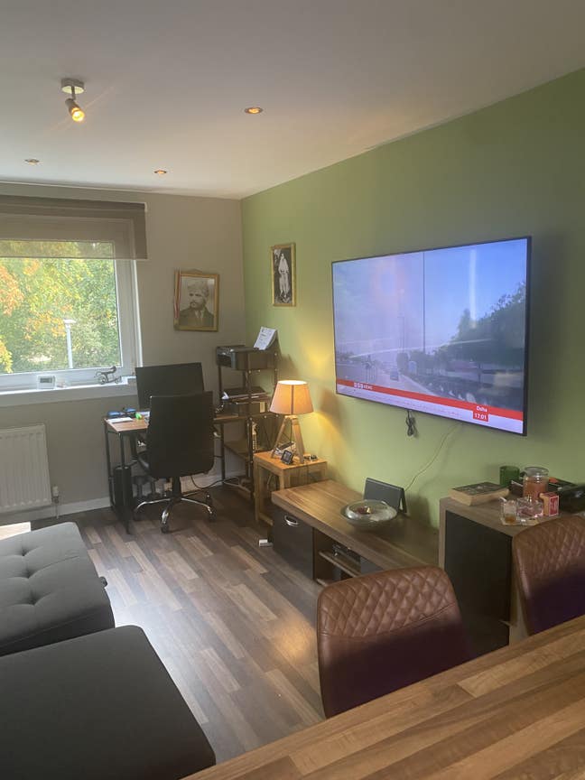 Leafy part of Glasgow  Main Photo