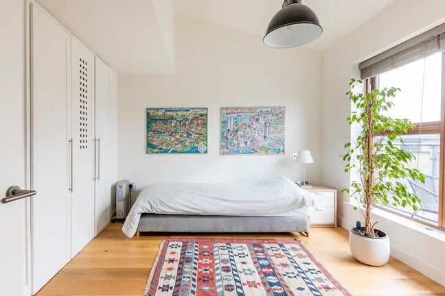 Spacious bright room w/private BR, view & terrace. Main Photo