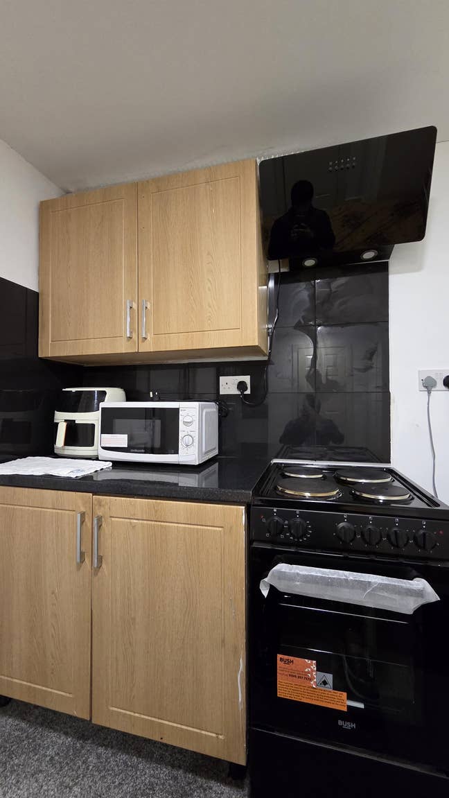 Studio room for rent Main Photo