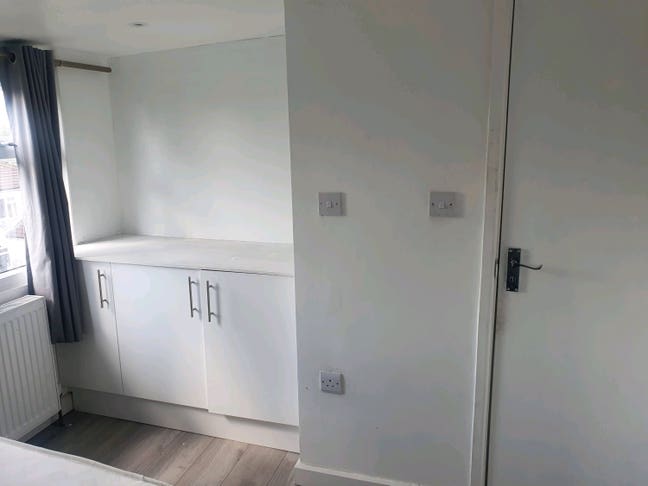 Studio Loft Room & Box Room - All Bills inc Main Photo