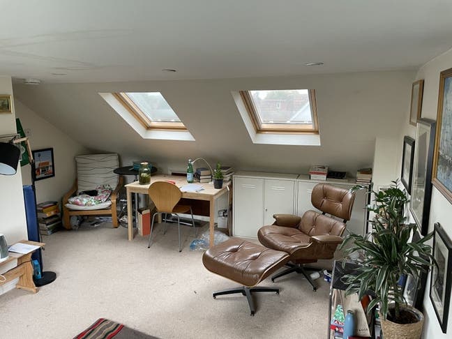 Large en-suite loft room Main Photo