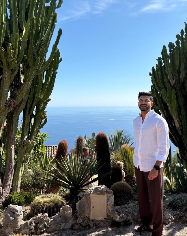 Looking for a flat share/buddy up  Main Photo