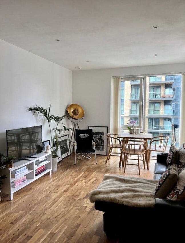 Double room with En suite in Battersea Reach Main Photo