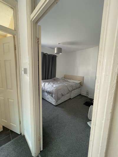 Double room in Gravesend ready to move in Main Photo