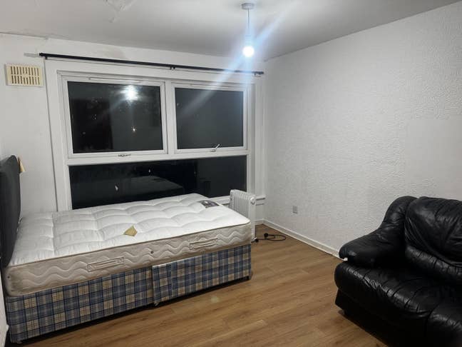 Double room to rent  Main Photo