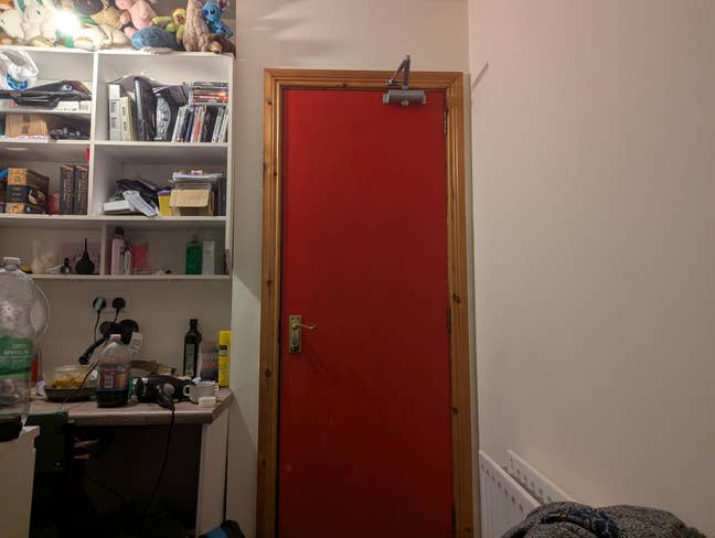 Room for rent in prime holylands area Main Photo