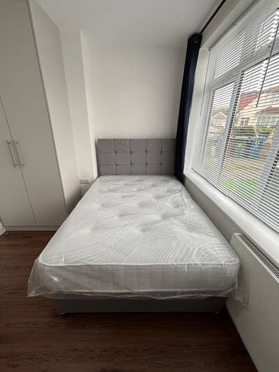 Ground Floor Double Bedroom (En Suite) Available Main Photo