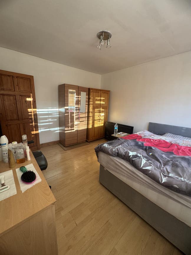 Double room to rent  Main Photo