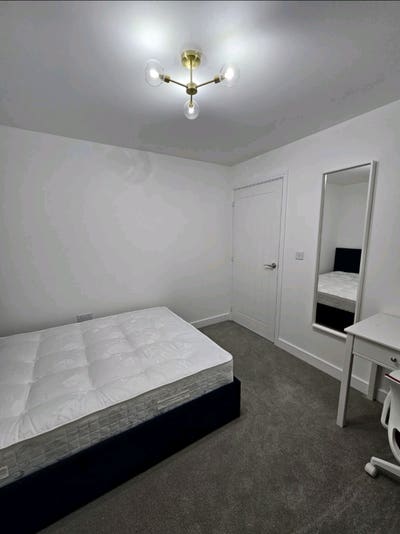 Double Bedroom Available for Rent Main Photo