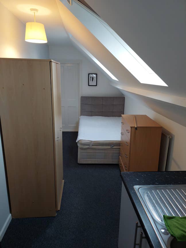 Double room for rent in Shirley Main Photo
