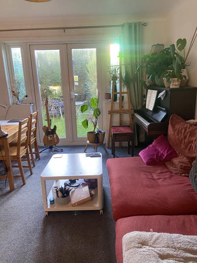 Double Room in Girly House Share  Main Photo