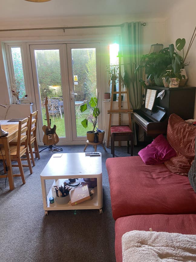 Double Room in Girly House Share  Main Photo